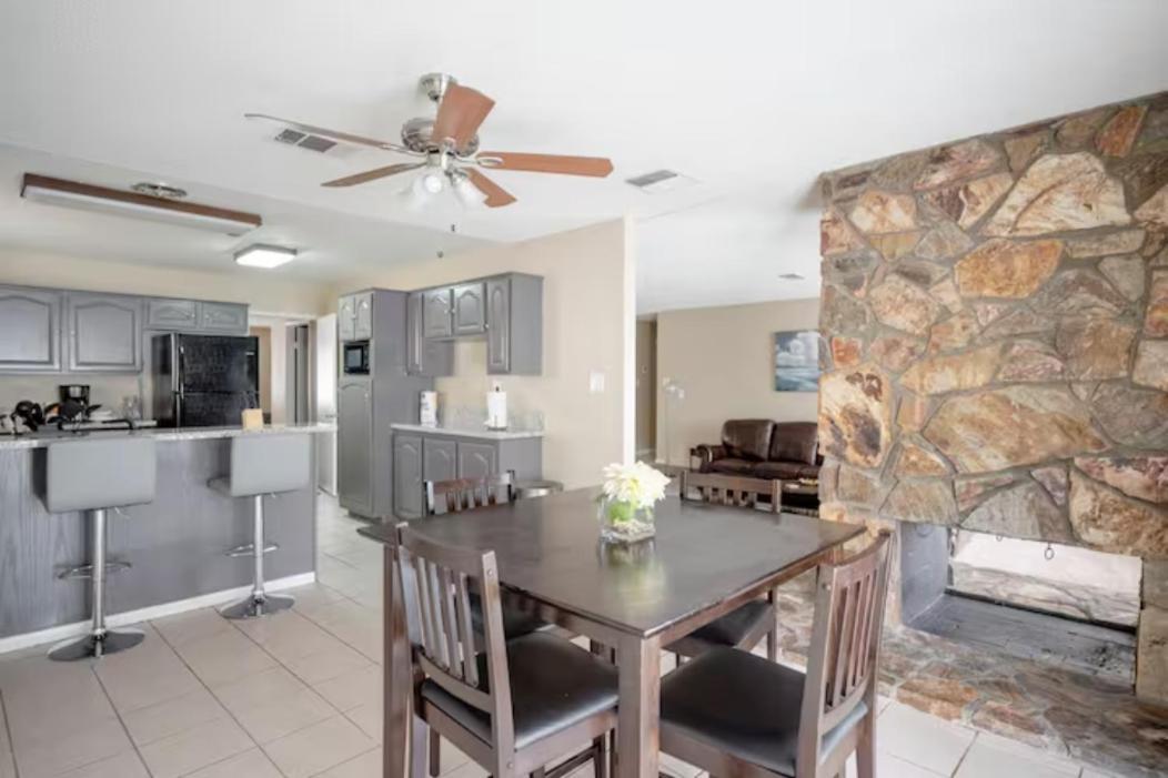 Casa de férias Pool 4 Bedroom 2 Bath Close To Strip *
